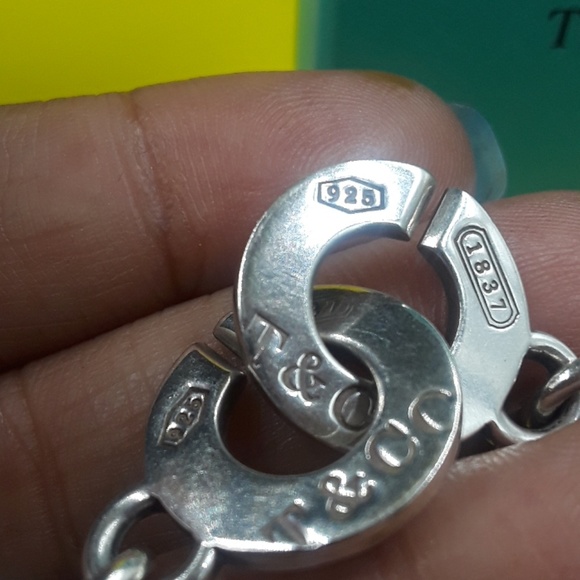 Authentic Tiffany and Co C clasp necklace 925 - Picture 4 of 6